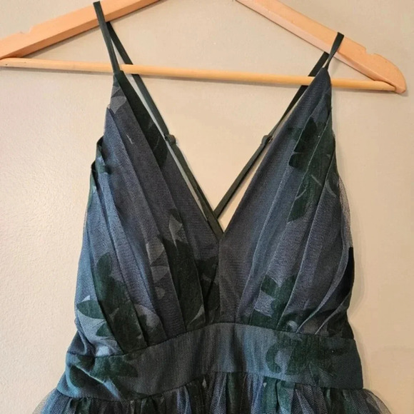 Luxxel Tulle Velvet Floral Spaghetti Strap Open Back Mini Dress Dark Green Small - Picture 5 of 10